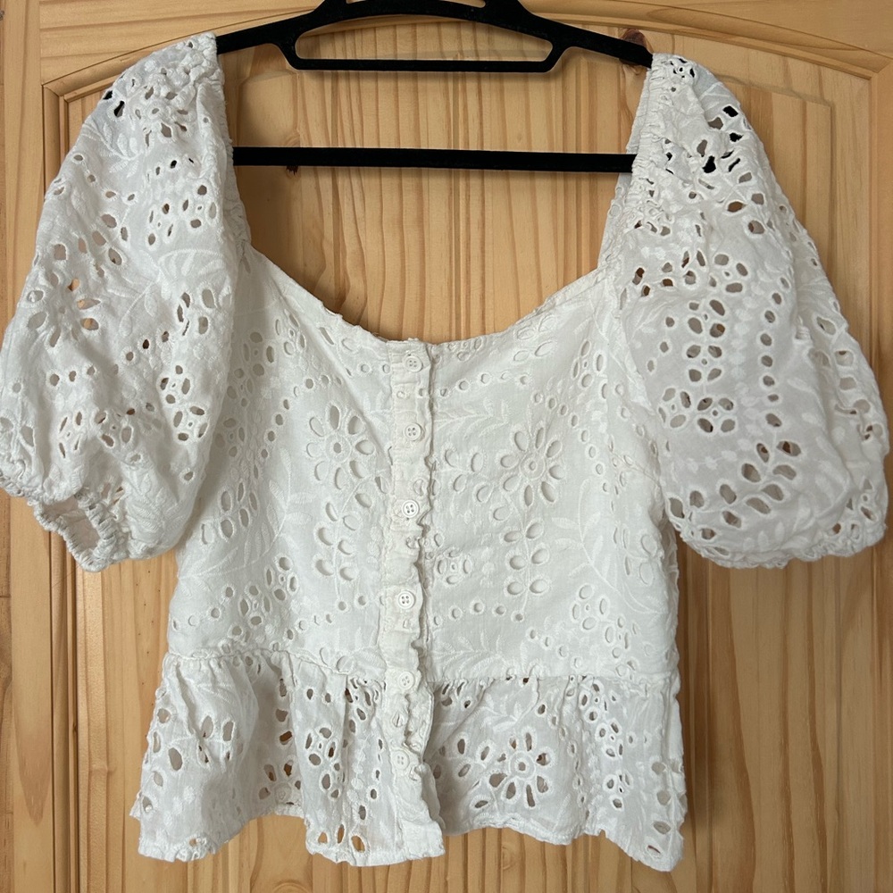 Beautiful white eyelet puff sleeve boho top